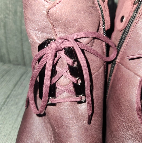 Maciejka Burgundy Booties. - Picture 4 of 9